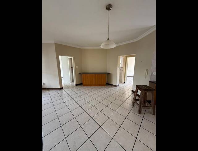 2 BEDROOM APARTMENT FOR SALE IN BRYANSTON